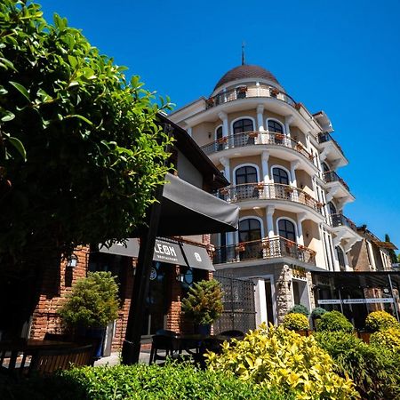 Leon Boutique Hotel Sukhumi Ngoại thất bức ảnh