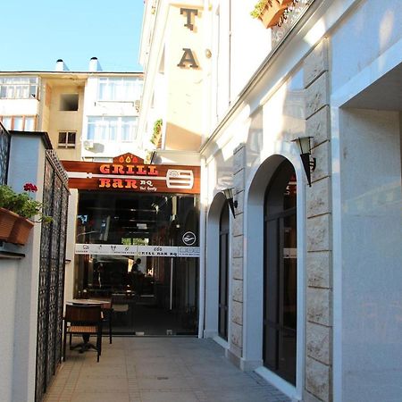 Leon Boutique Hotel Sukhumi Ngoại thất bức ảnh