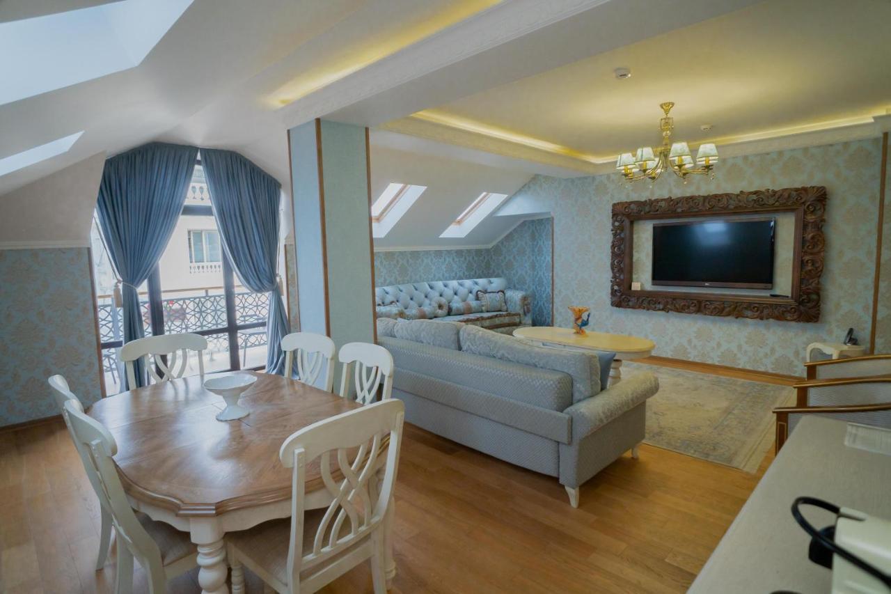 Leon Boutique Hotel Sukhumi Ngoại thất bức ảnh