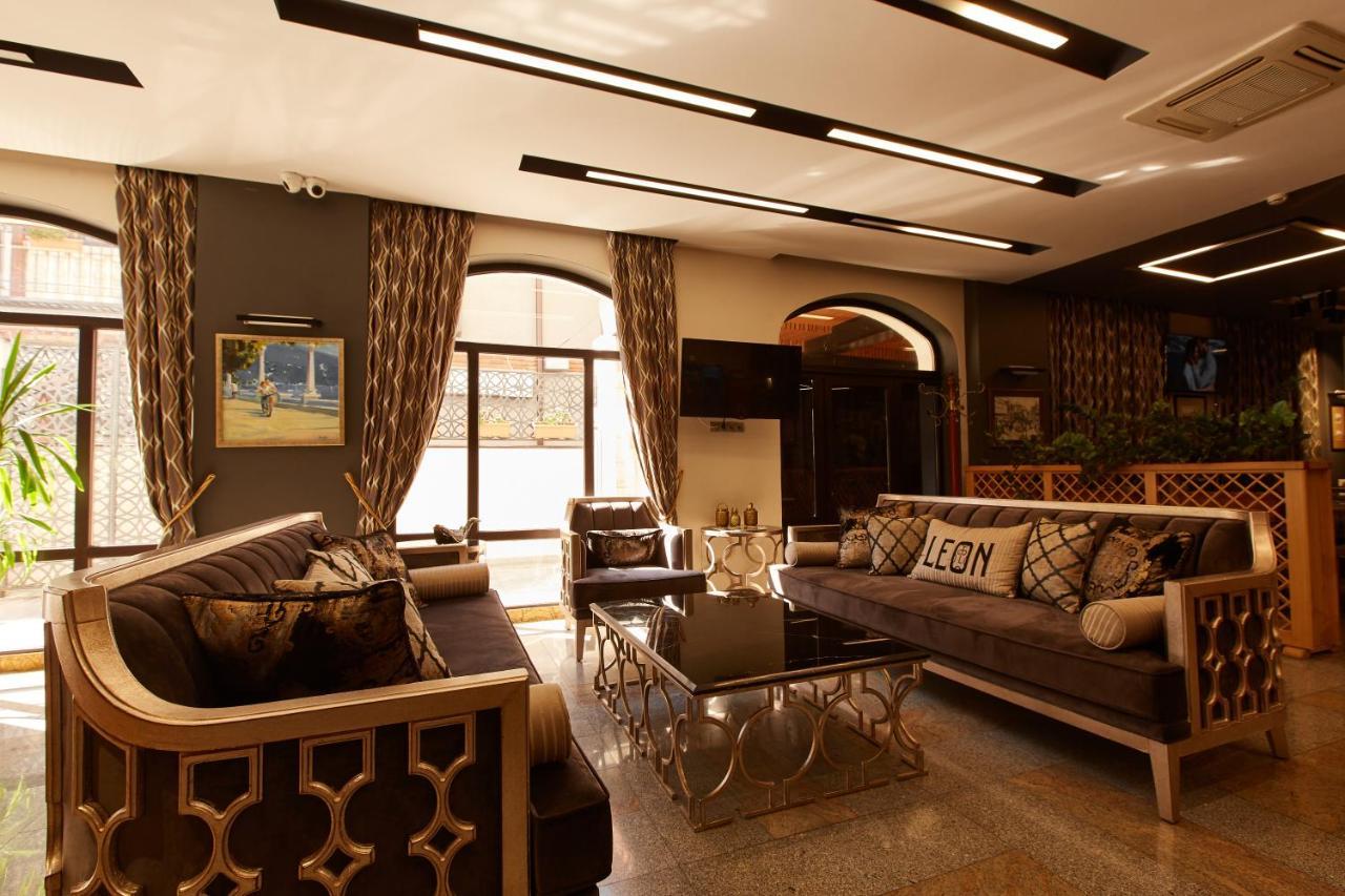 Leon Boutique Hotel Sukhumi Ngoại thất bức ảnh