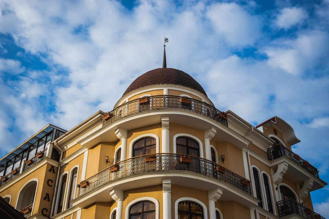 Leon Boutique Hotel Sukhumi Ngoại thất bức ảnh