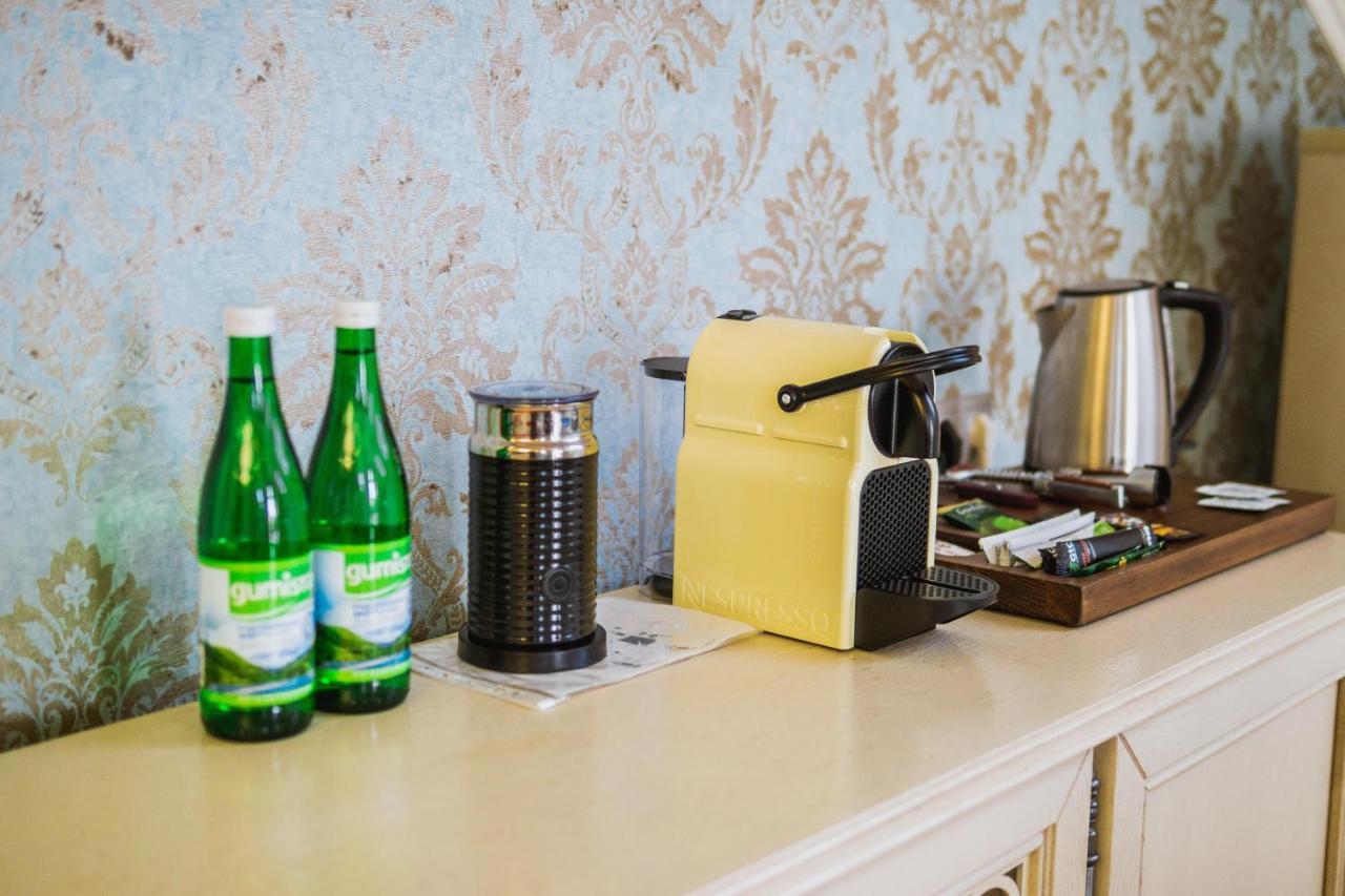 Leon Boutique Hotel Sukhumi Ngoại thất bức ảnh