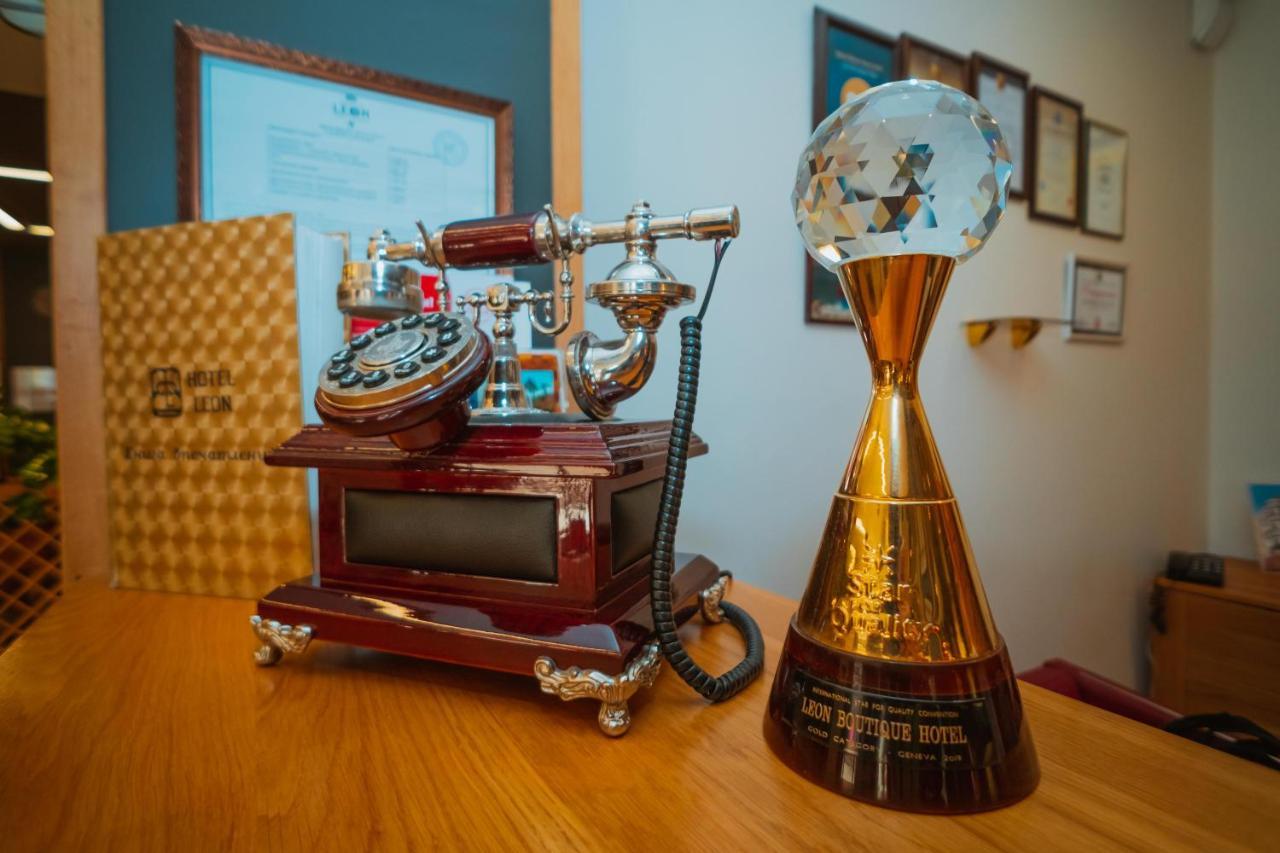 Leon Boutique Hotel Sukhumi Ngoại thất bức ảnh