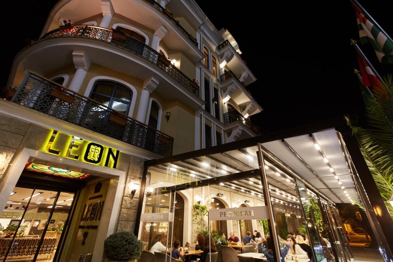 Leon Boutique Hotel Sukhumi Ngoại thất bức ảnh