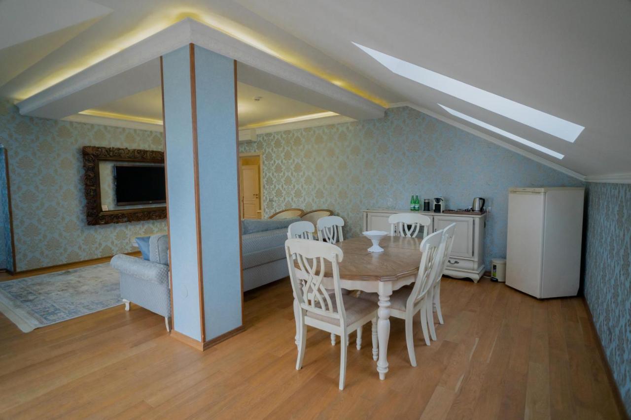 Leon Boutique Hotel Sukhumi Ngoại thất bức ảnh
