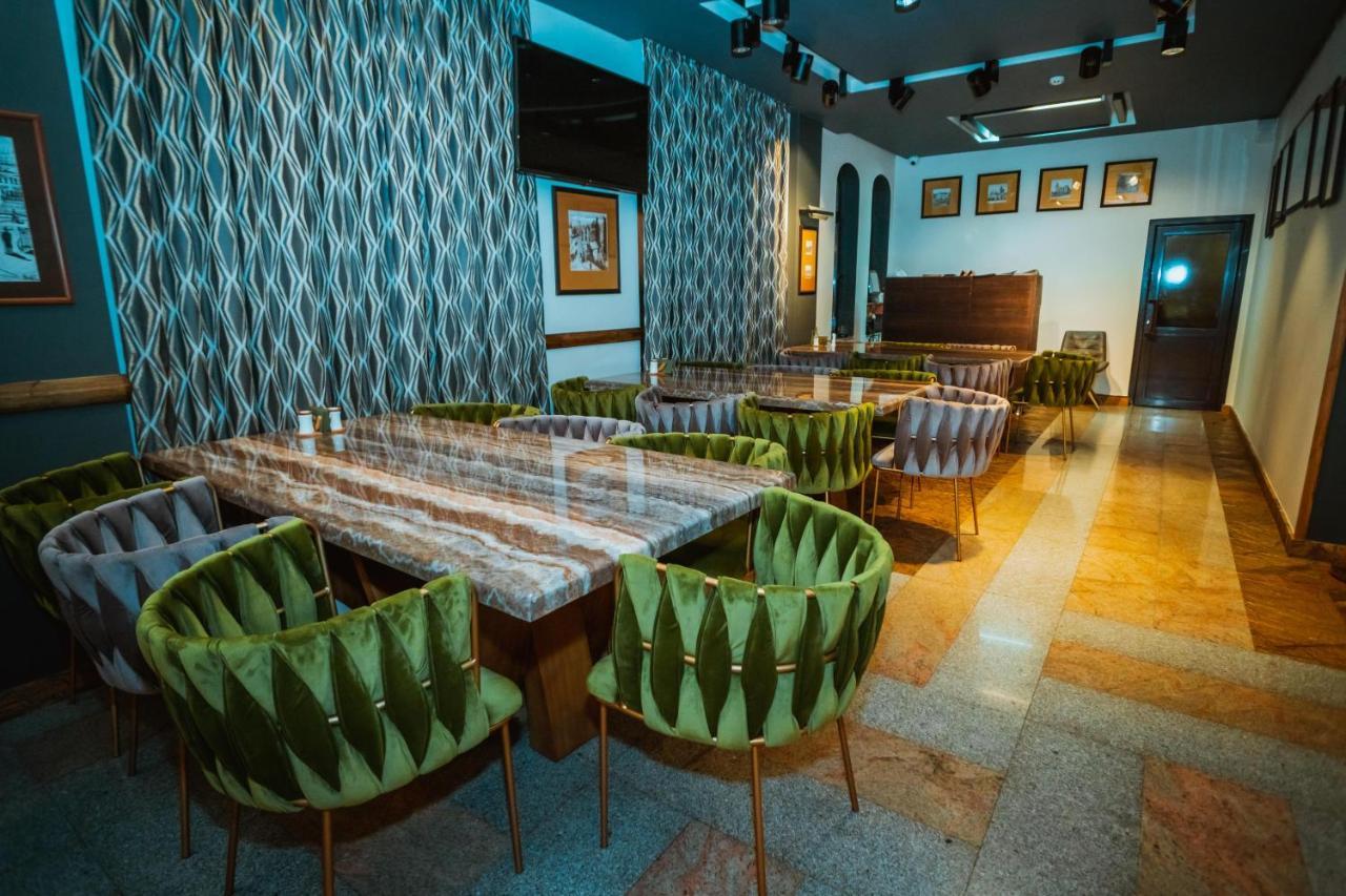 Leon Boutique Hotel Sukhumi Ngoại thất bức ảnh