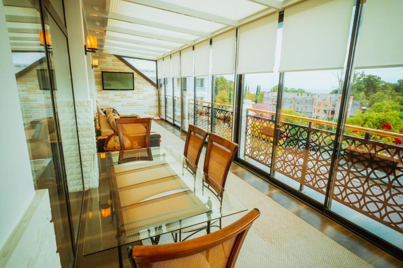 Leon Boutique Hotel Sukhumi Ngoại thất bức ảnh