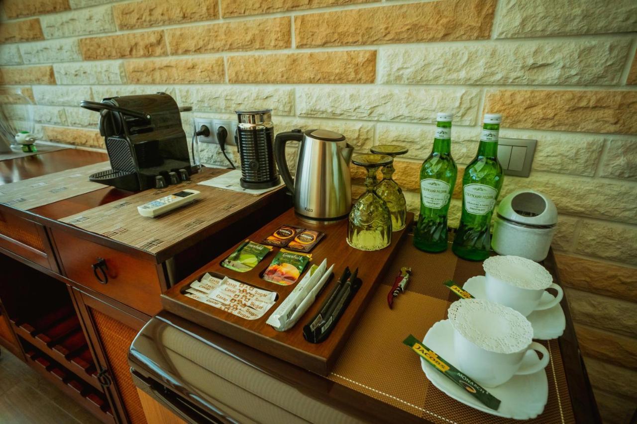 Leon Boutique Hotel Sukhumi Ngoại thất bức ảnh