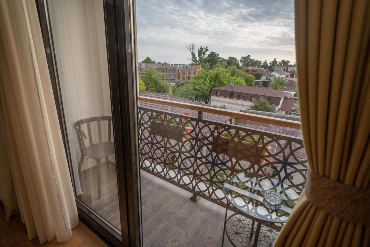 Leon Boutique Hotel Sukhumi Ngoại thất bức ảnh
